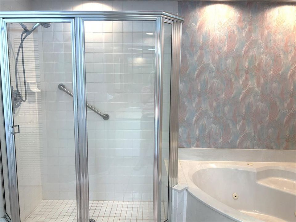 For Sale: $379,000 (3 beds, 2 baths, 1888 Square Feet)