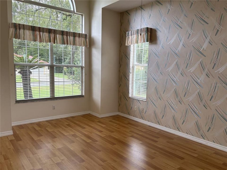 For Sale: $379,000 (3 beds, 2 baths, 1888 Square Feet)
