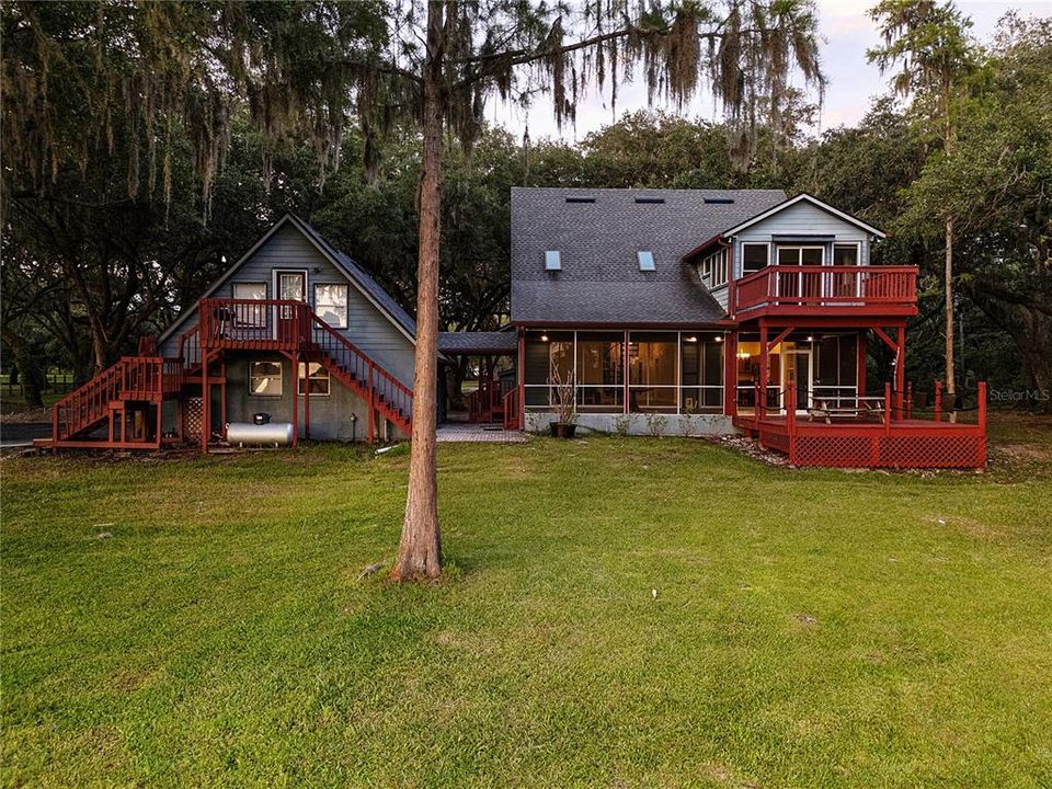 En Venta: $1,375,000 (3 camas, 3 baños, 2250 Pies cuadrados)