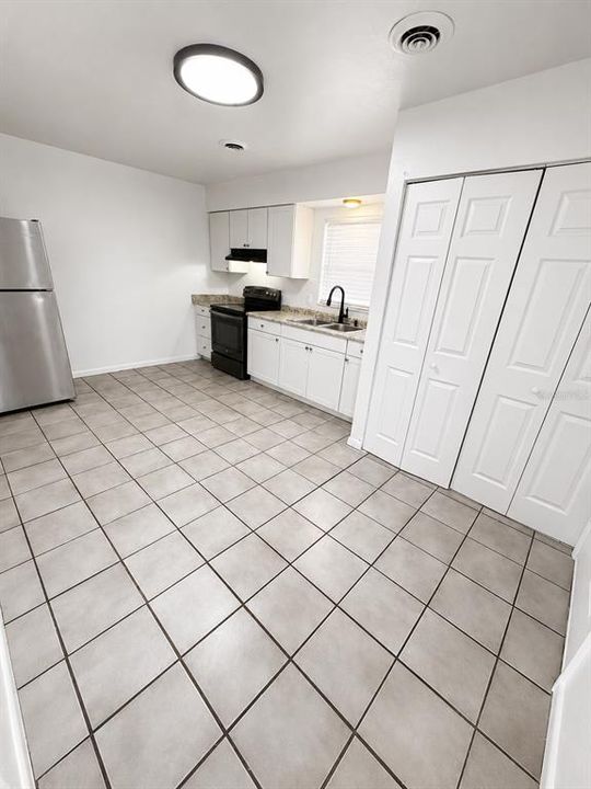 For Rent: $1,199 (2 beds, 1 baths, 1028 Square Feet)