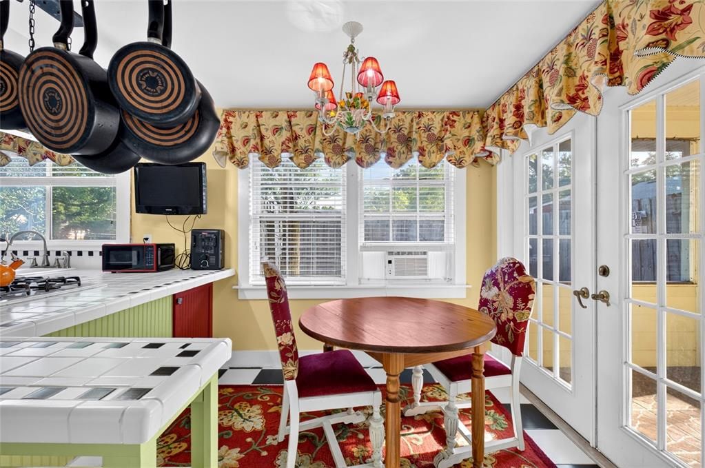 For Sale: $460,000 (3 beds, 2 baths, 2012 Square Feet)