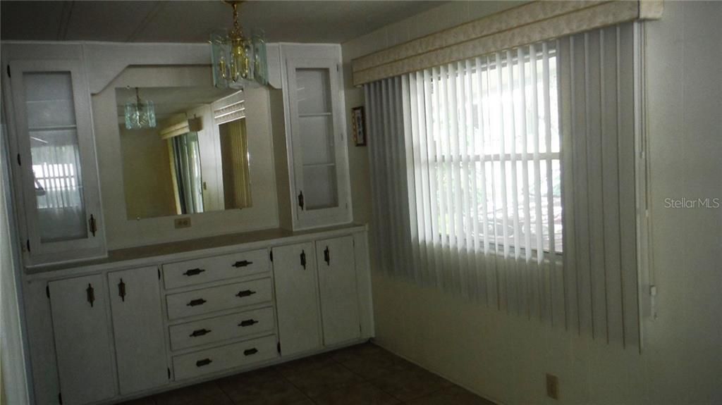 На продажу: $109,900 (2 спален, 2 ванн, 864 Квадратных фут)