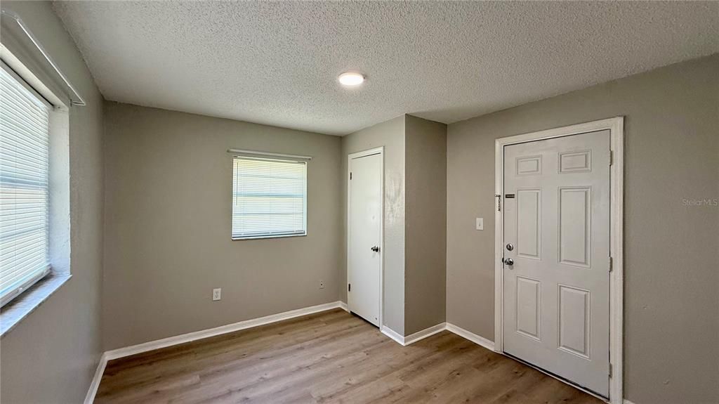 For Rent: $1,100 (3 beds, 1 baths, 1536 Square Feet)