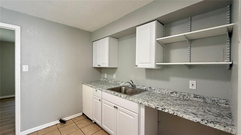 For Rent: $1,100 (3 beds, 1 baths, 1536 Square Feet)