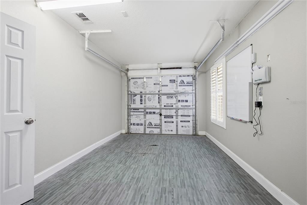 For Sale: $459,900 (3 beds, 2 baths, 2041 Square Feet)