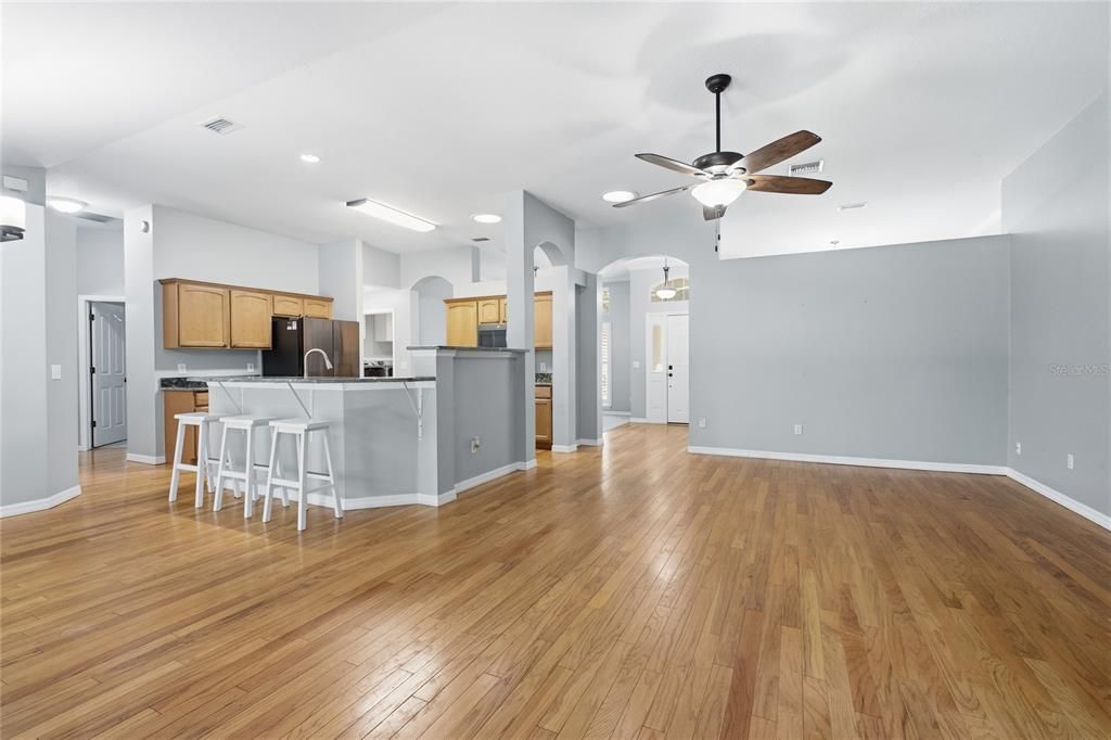 For Sale: $459,900 (3 beds, 2 baths, 2041 Square Feet)