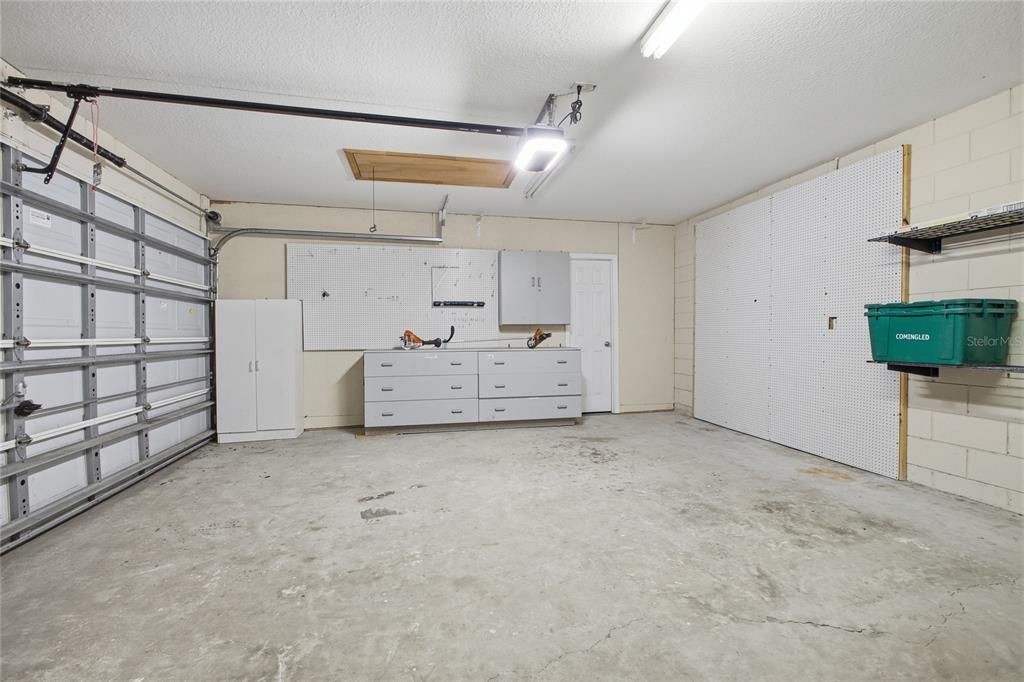 For Sale: $459,900 (3 beds, 2 baths, 2041 Square Feet)