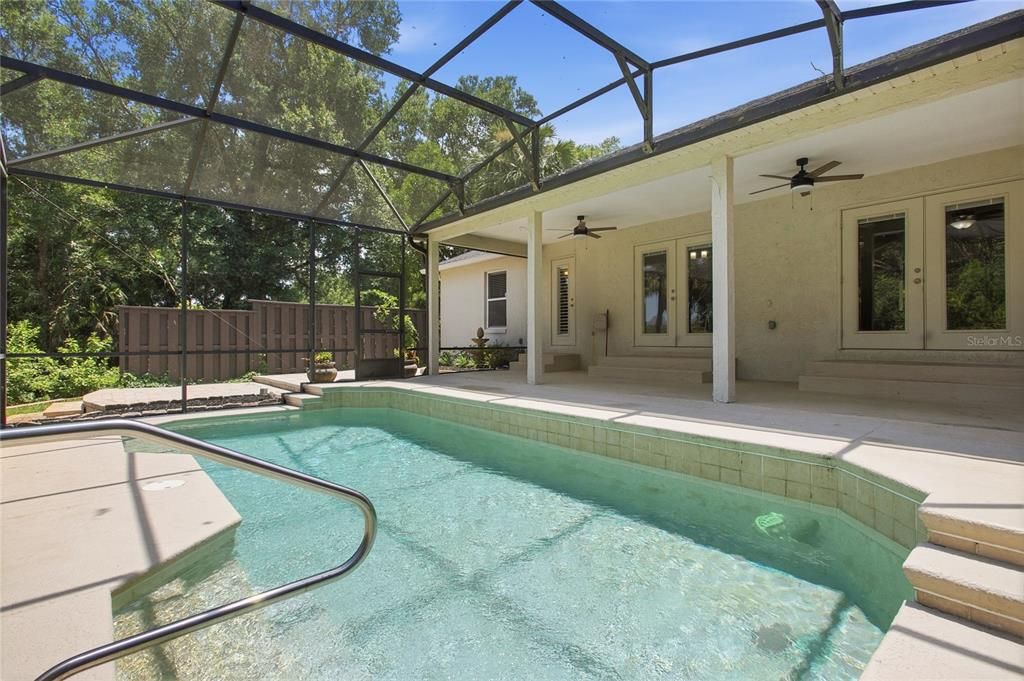 For Sale: $459,900 (3 beds, 2 baths, 2041 Square Feet)