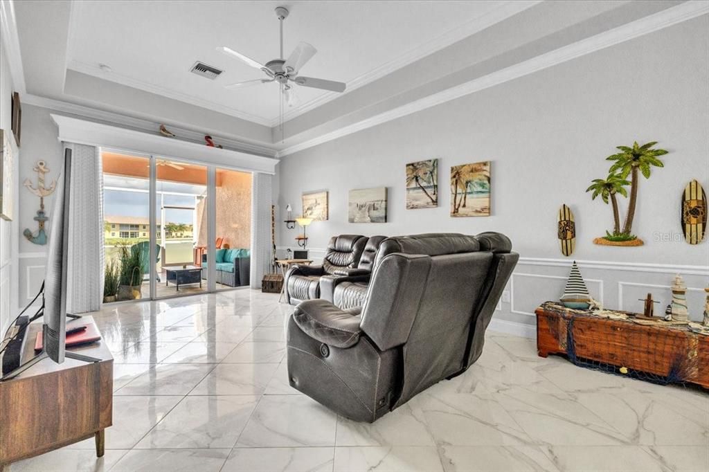 For Sale: $299,900 (2 beds, 2 baths, 1438 Square Feet)