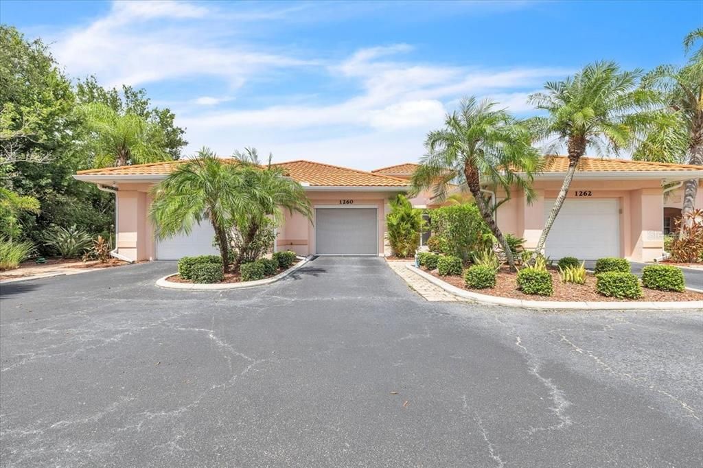 For Sale: $299,900 (2 beds, 2 baths, 1438 Square Feet)