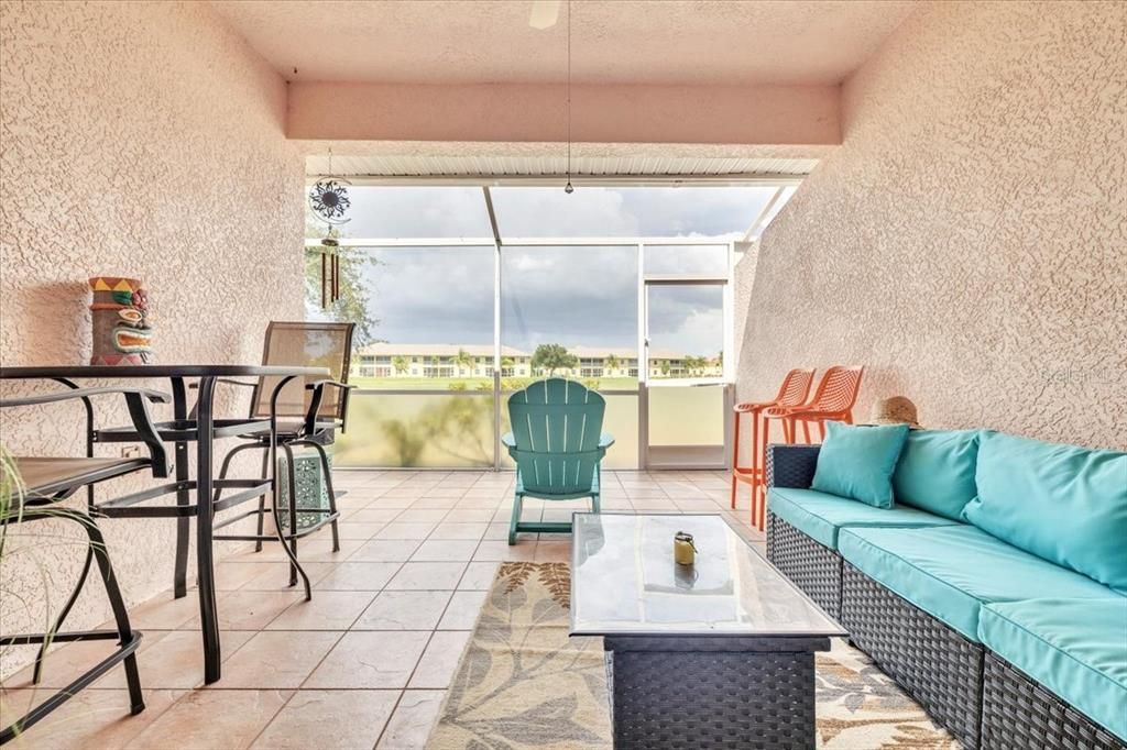 For Sale: $299,900 (2 beds, 2 baths, 1438 Square Feet)