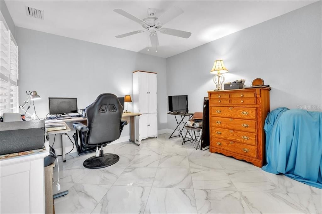 For Sale: $299,900 (2 beds, 2 baths, 1438 Square Feet)