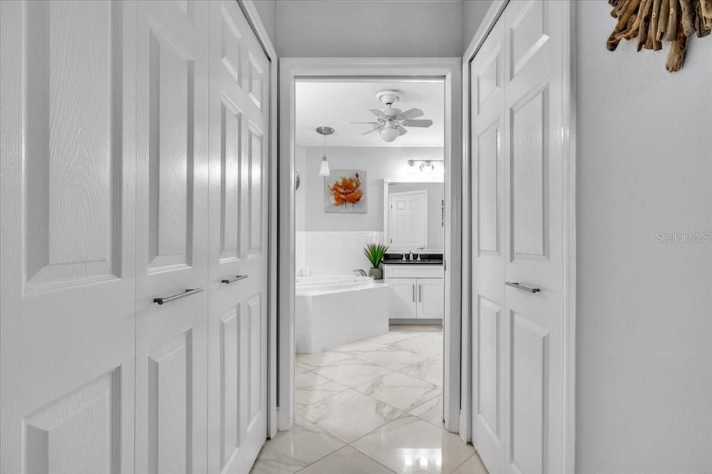 For Sale: $299,900 (2 beds, 2 baths, 1438 Square Feet)