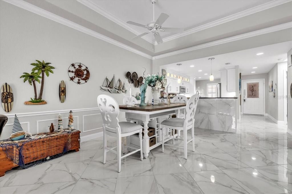 For Sale: $299,900 (2 beds, 2 baths, 1438 Square Feet)