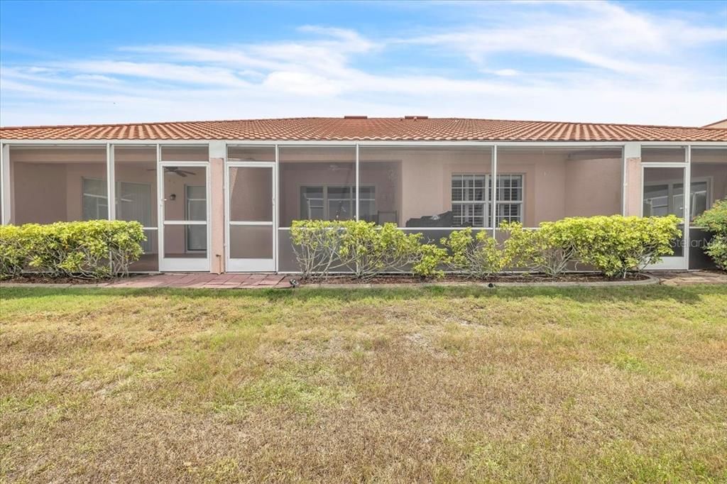 For Sale: $299,900 (2 beds, 2 baths, 1438 Square Feet)