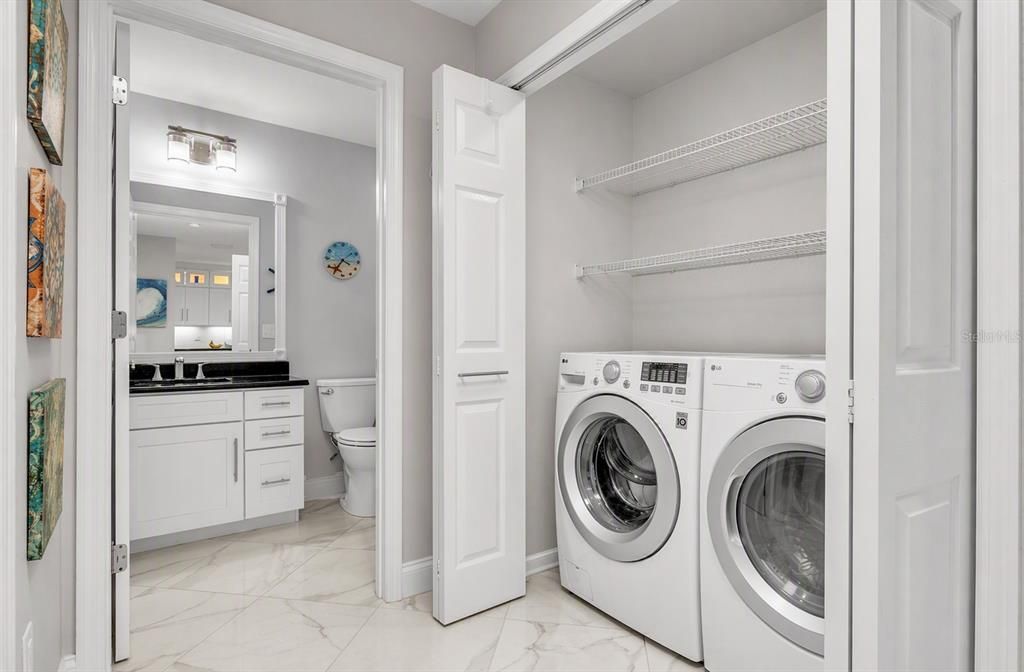 For Sale: $299,900 (2 beds, 2 baths, 1438 Square Feet)