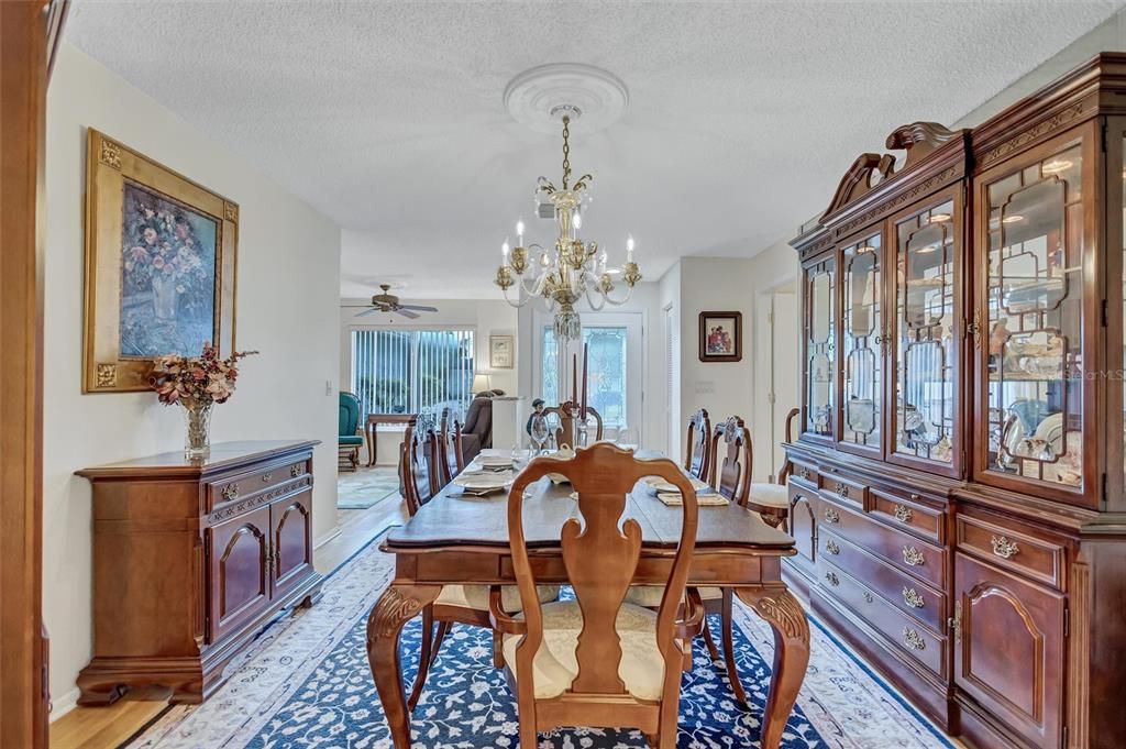 На продажу: $465,000 (2 спален, 2 ванн, 1642 Квадратных фут)