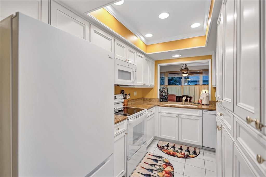 На продажу: $465,000 (2 спален, 2 ванн, 1642 Квадратных фут)