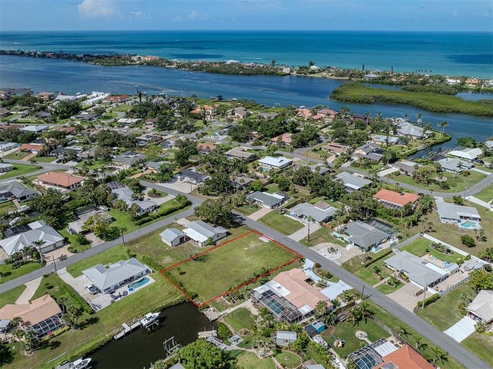 En Venta: $600,000 (0.34 acres)