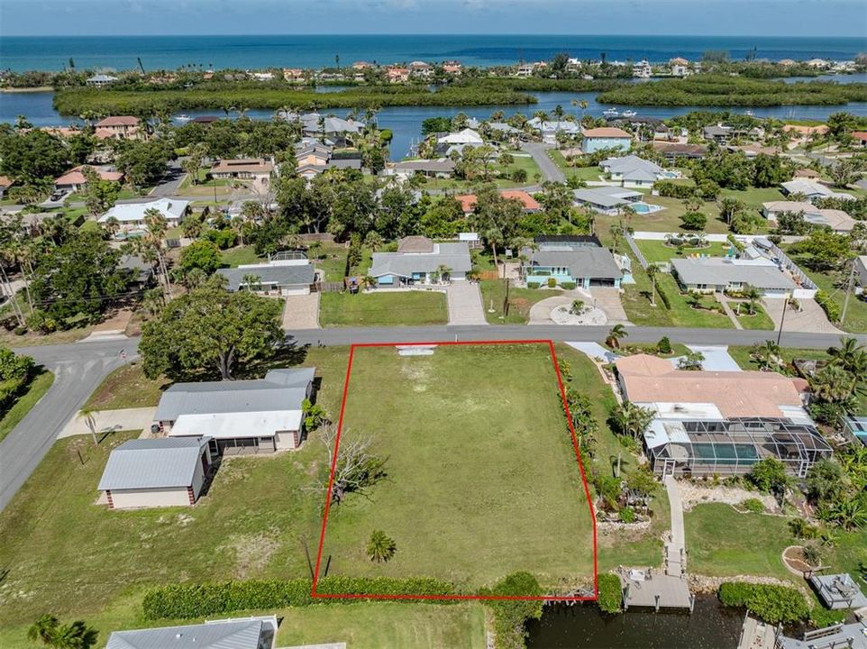 En Venta: $600,000 (0.34 acres)
