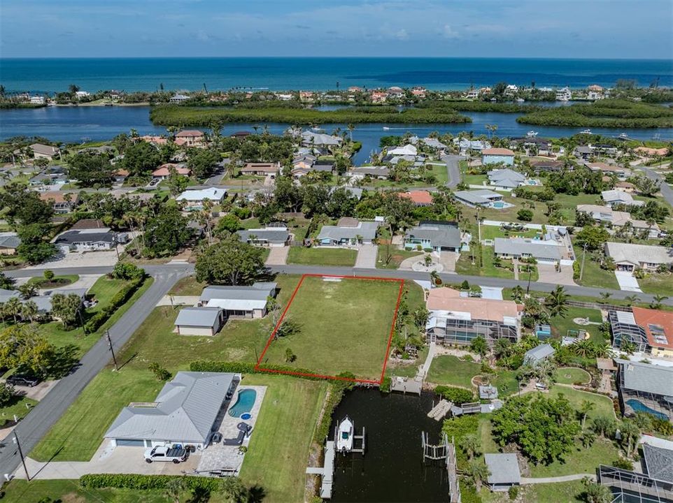 En Venta: $600,000 (0.34 acres)