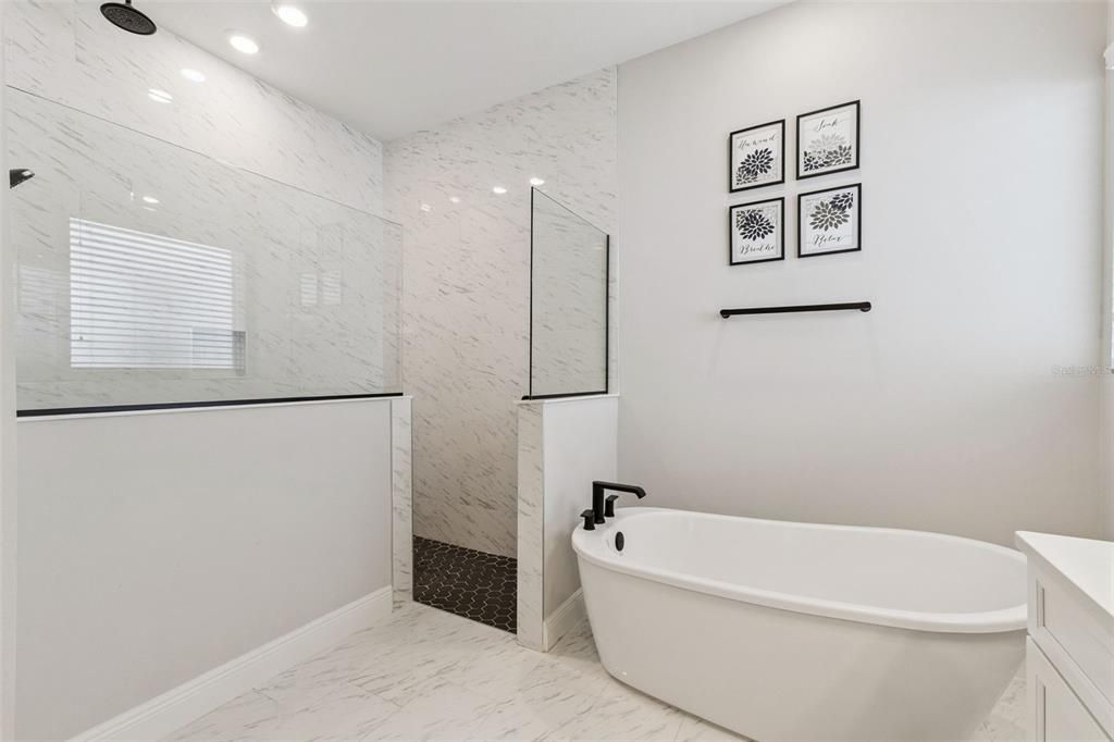En Venta: $760,000 (4 camas, 3 baños, 2928 Pies cuadrados)
