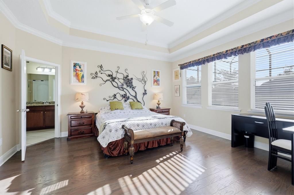 En Venta: $799,000 (4 camas, 3 baños, 2812 Pies cuadrados)