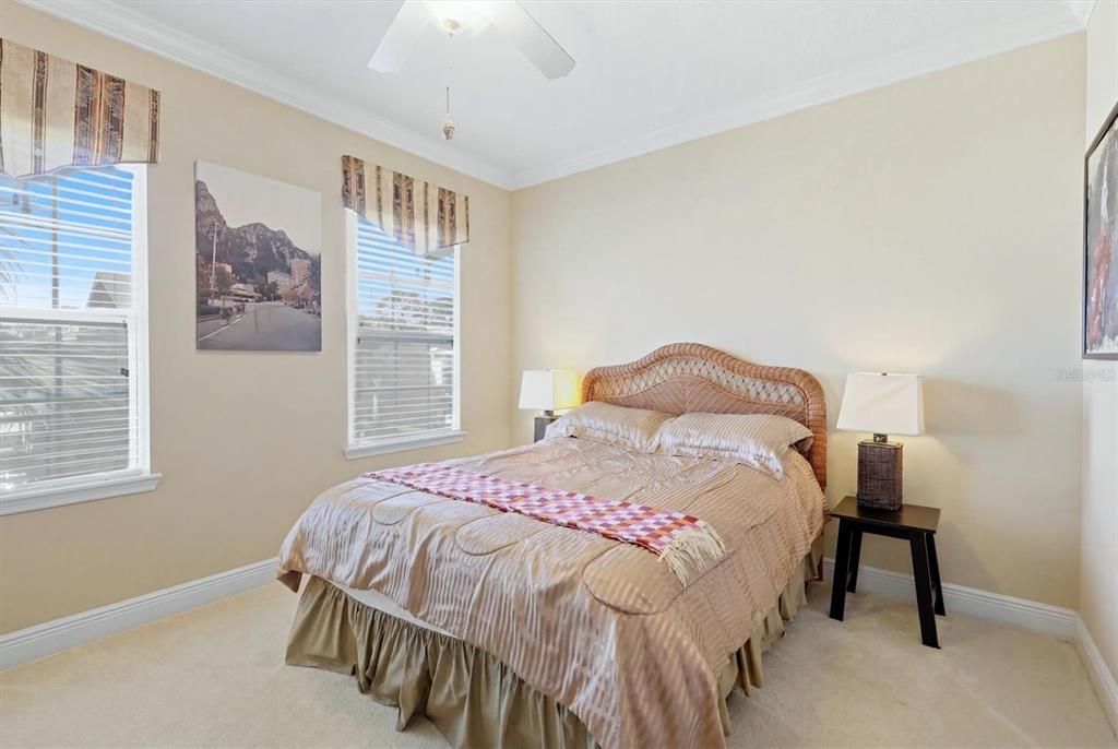 En Venta: $799,000 (4 camas, 3 baños, 2812 Pies cuadrados)