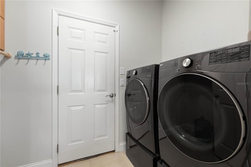 For Sale: $439,500 (3 beds, 2 baths, 2178 Square Feet)