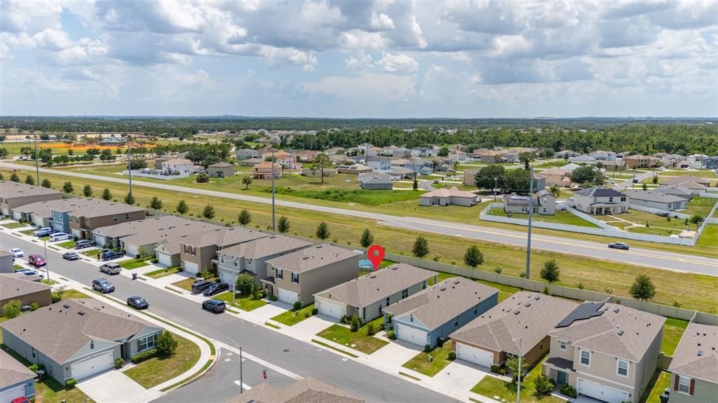 На продажу: $273,000 (4 спален, 2 ванн, 1618 Квадратных фут)