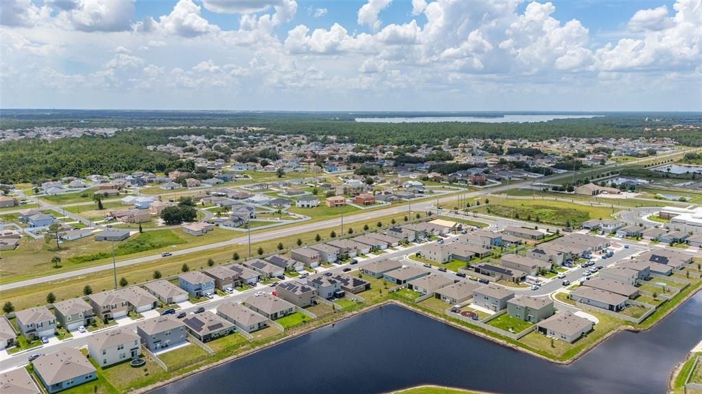 На продажу: $273,000 (4 спален, 2 ванн, 1618 Квадратных фут)