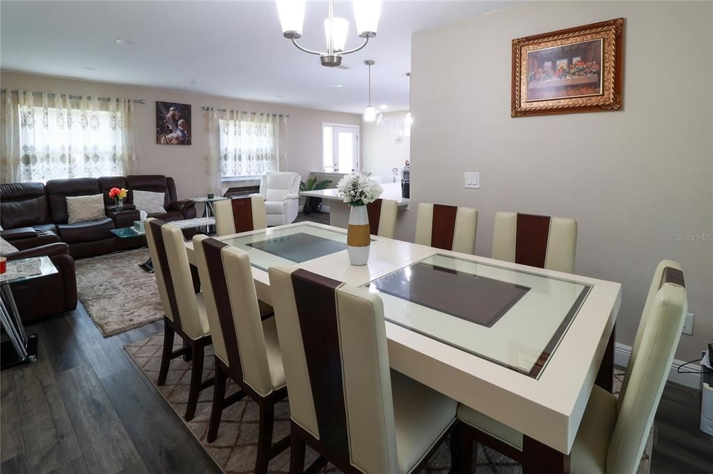 На продажу: $475,000 (4 спален, 2 ванн, 1794 Квадратных фут)