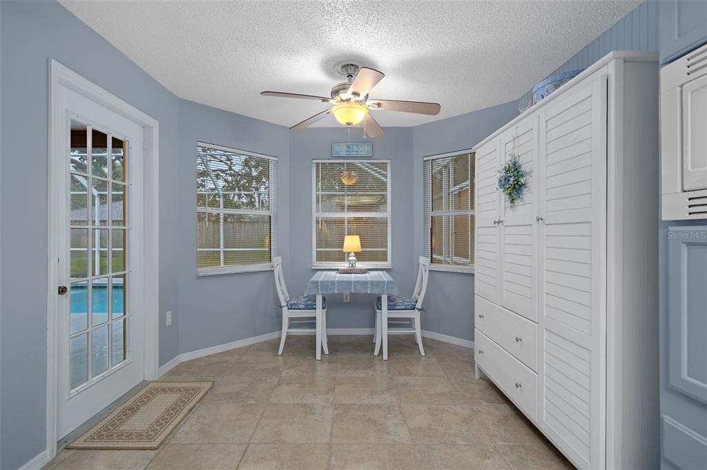 For Sale: $334,900 (2 beds, 2 baths, 1326 Square Feet)