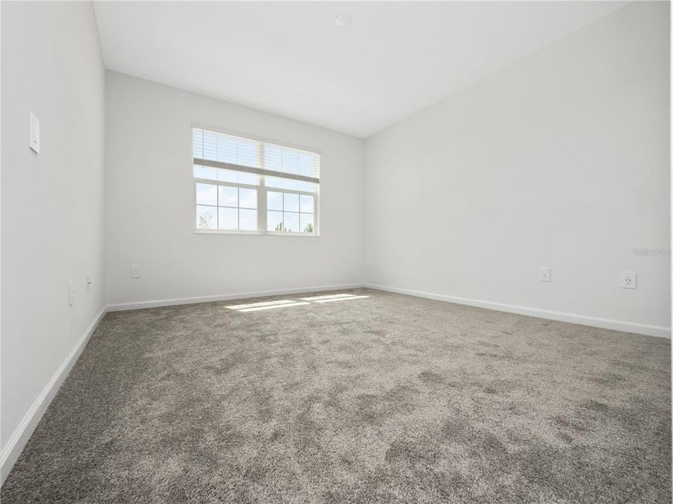 В аренду: $2,400 (4 спален, 2 ванн, 2000 Квадратных фут)