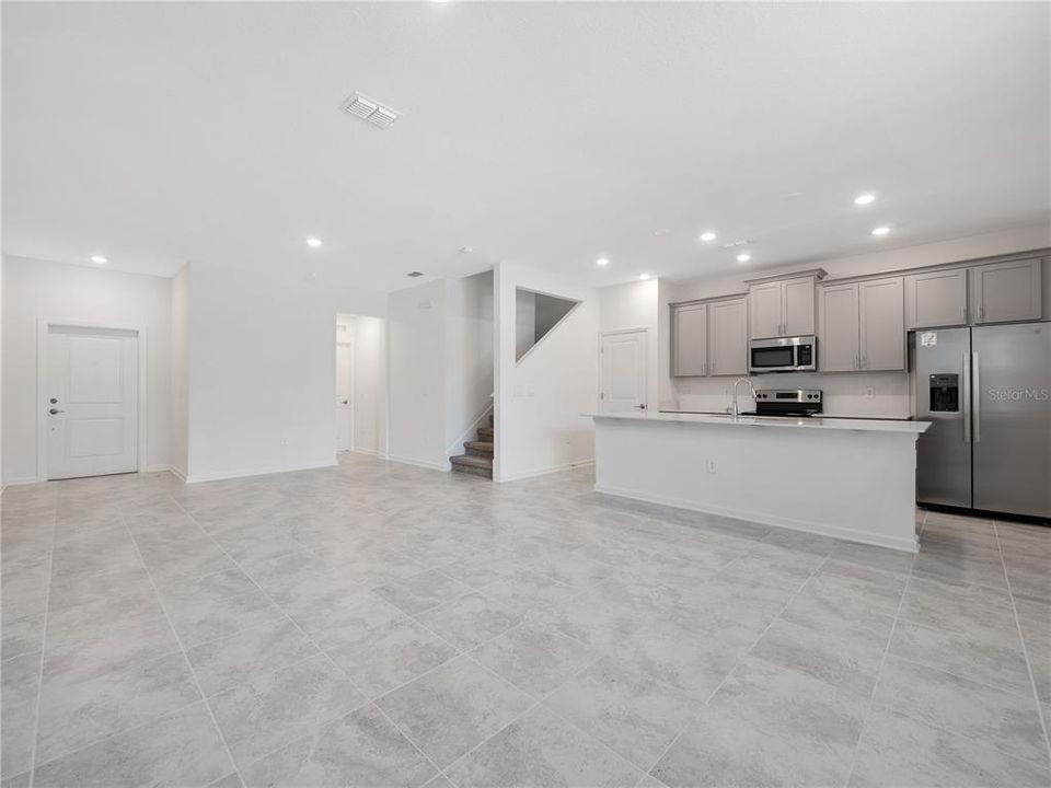 В аренду: $2,400 (4 спален, 2 ванн, 2000 Квадратных фут)