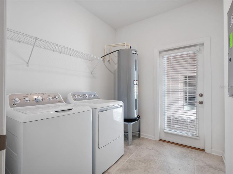 В аренду: $2,400 (4 спален, 2 ванн, 2000 Квадратных фут)