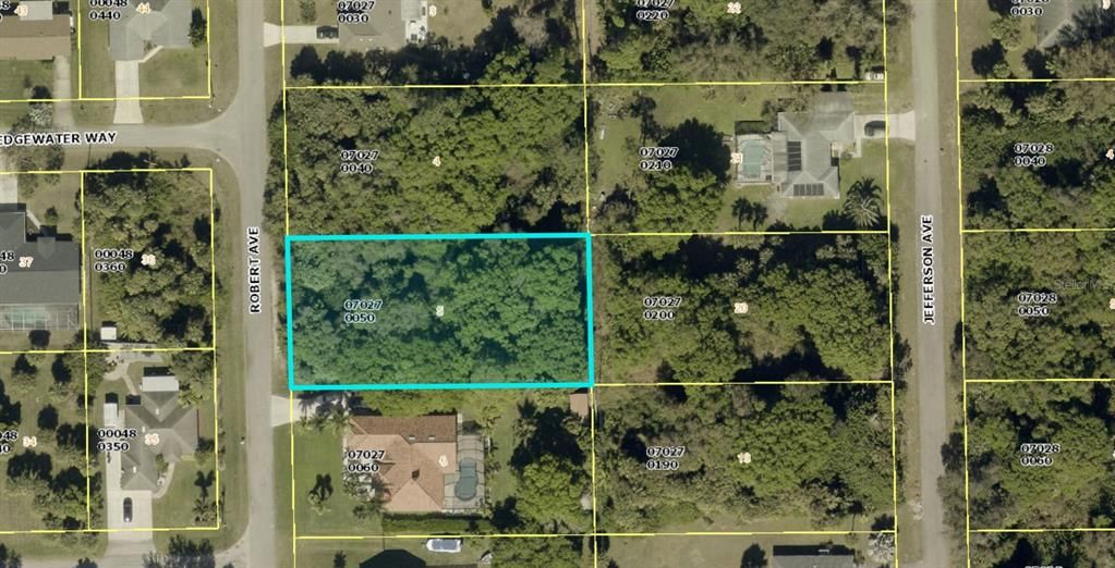 待售: $27,500 (0.50 acres)