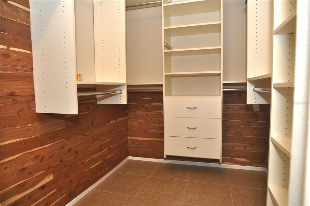 На продажу: $335,000 (2 спален, 2 ванн, 1445 Квадратных фут)