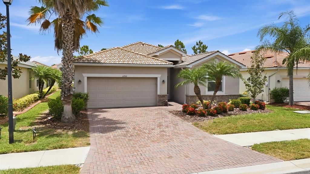 For Sale: $459,000 (4 beds, 3 baths, 2025 Square Feet)