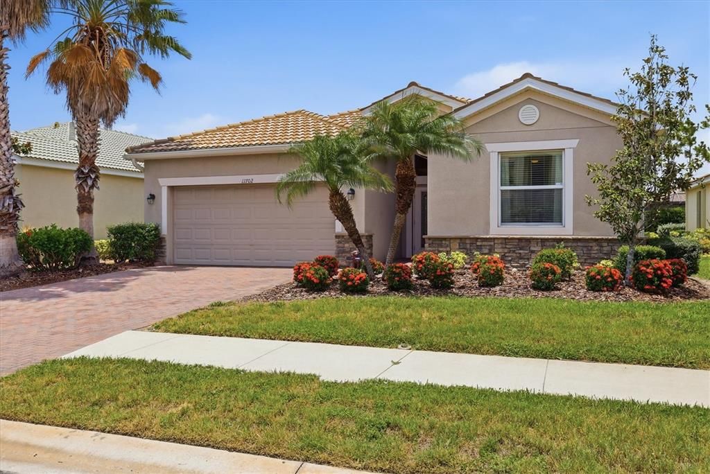 For Sale: $459,000 (4 beds, 3 baths, 2025 Square Feet)