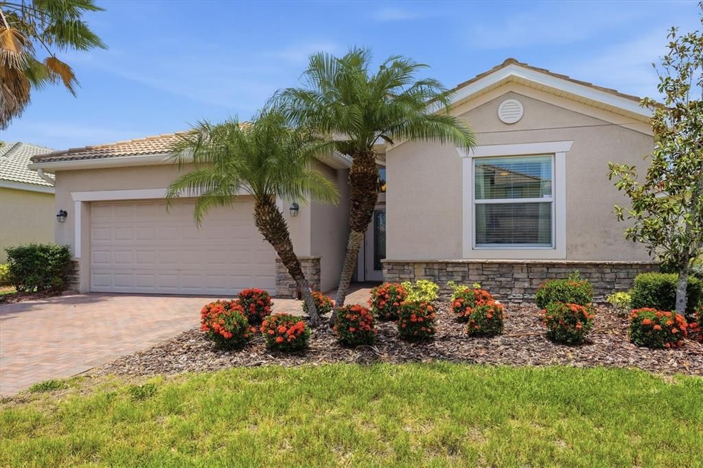 For Sale: $459,000 (4 beds, 3 baths, 2025 Square Feet)