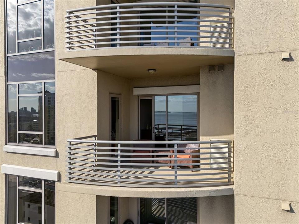 На продажу: $1,065,000 (2 спален, 2 ванн, 1349 Квадратных фут)