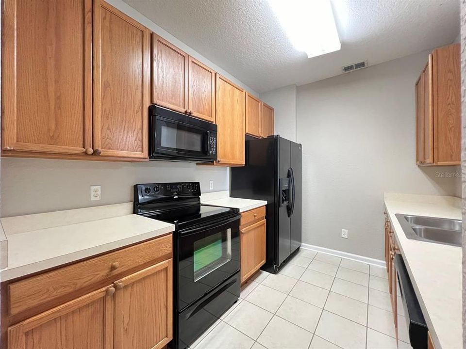 В аренду: $1,850 (3 спален, 2 ванн, 1447 Квадратных фут)