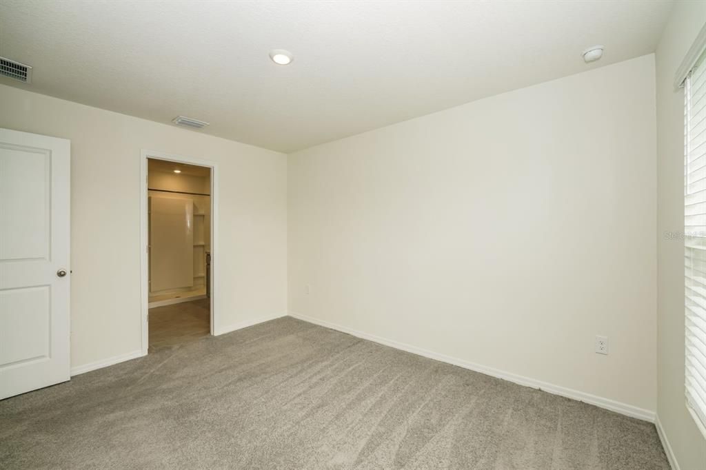 For Rent: $2,875 (4 beds, 3 baths, 2842 Square Feet)