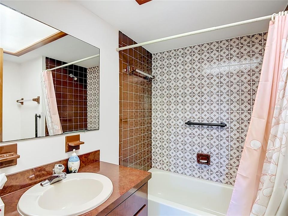 En Venta: $475,000 (2 camas, 2 baños, 1092 Pies cuadrados)