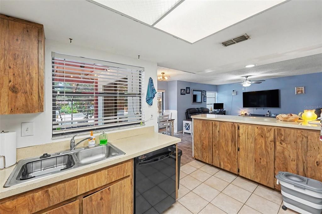 En Venta: $300,000 (3 camas, 2 baños, 1473 Pies cuadrados)