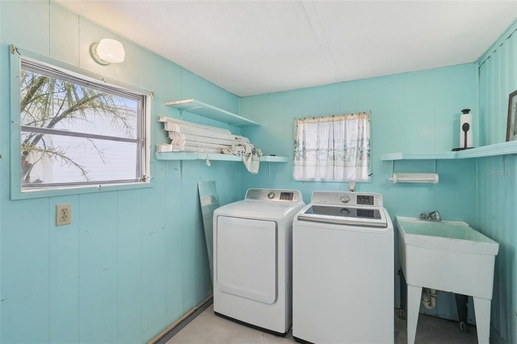 На продажу: $145,000 (2 спален, 2 ванн, 1188 Квадратных фут)