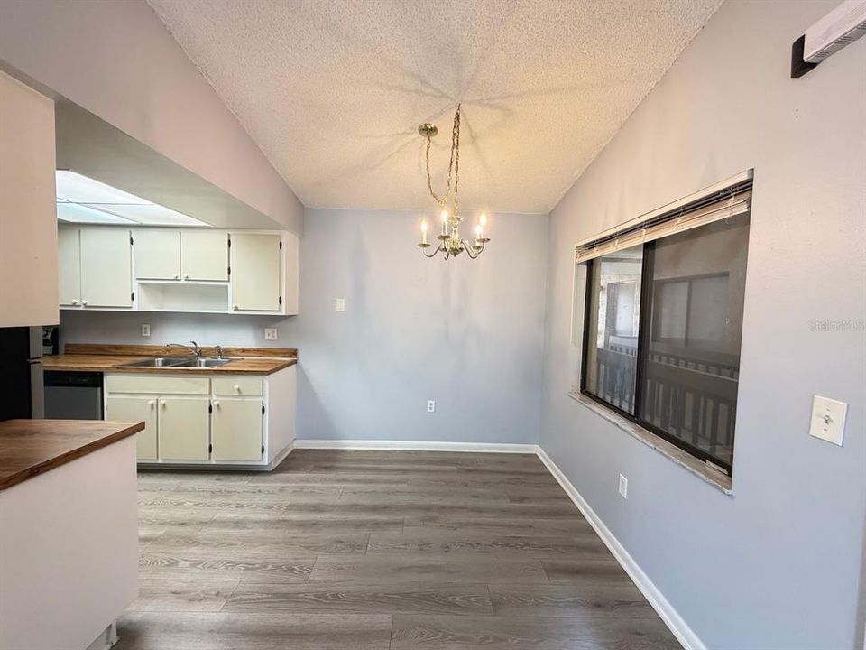 В аренду: $1,600 (2 спален, 2 ванн, 1048 Квадратных фут)