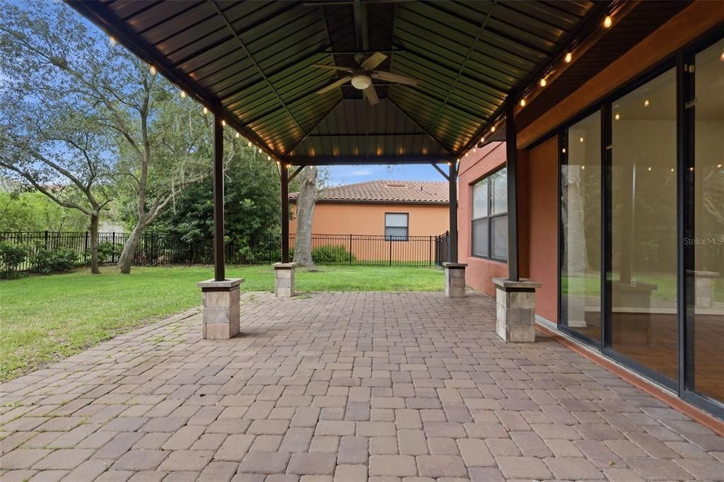 En Venta: $580,000 (4 camas, 3 baños, 3453 Pies cuadrados)