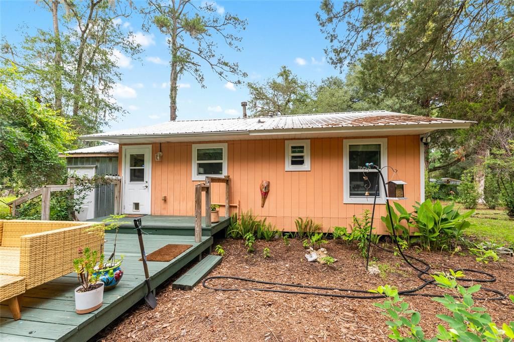 For Sale: $359,000 (4 beds, 2 baths, 1292 Square Feet)